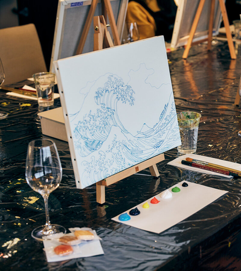 【アート体験ワークショップ】ペアリングワイン片手にモネやルノワールの名画を描く